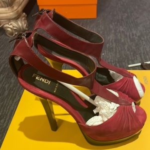 Authentic VINTAGE circa 2003 color of the SEASON Fendi Platform sandals